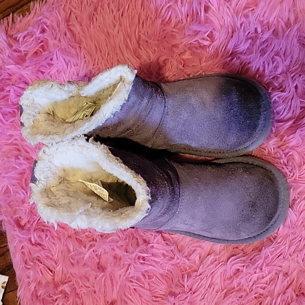 Koolaburra little girls size 8 Purple